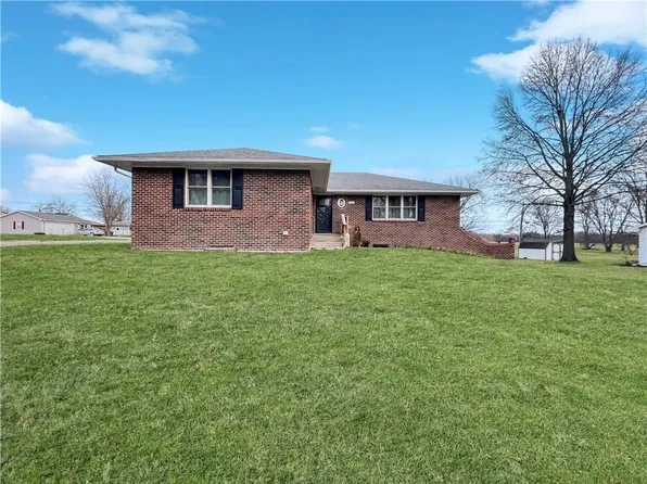 1301 S Saint Louis St, Concordia, MO 64020