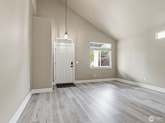 3rd image of 19405 SE 33rd Street