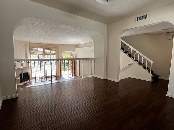 5th image of 5401 Zelzah Ave