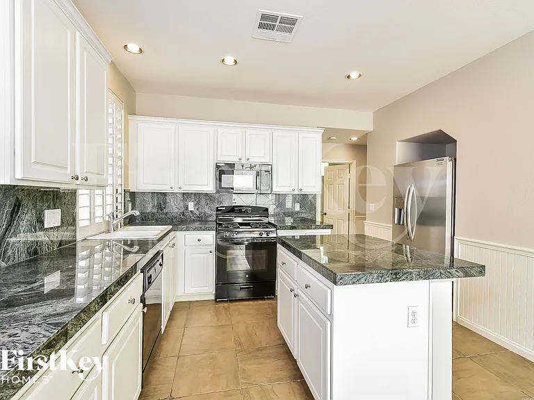 7580 Alexander Hills St — Photo 5