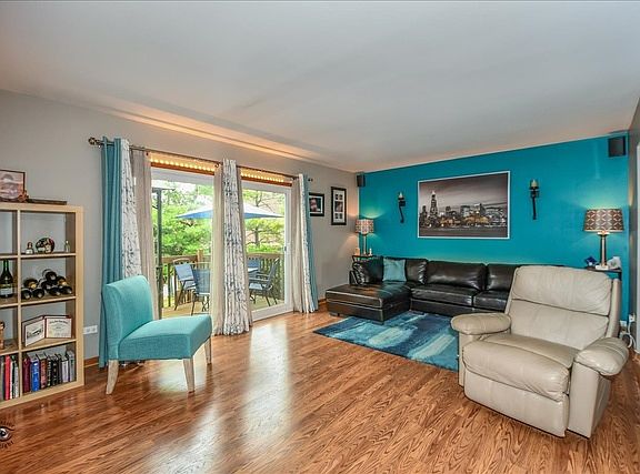 5th image of 15934 Blackwater Ct