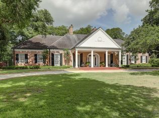 111 Oak St, Cypremort Pt, LA 70538