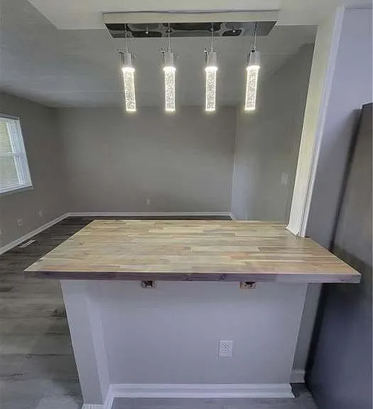 1214 Underwood Ave — Photo 8