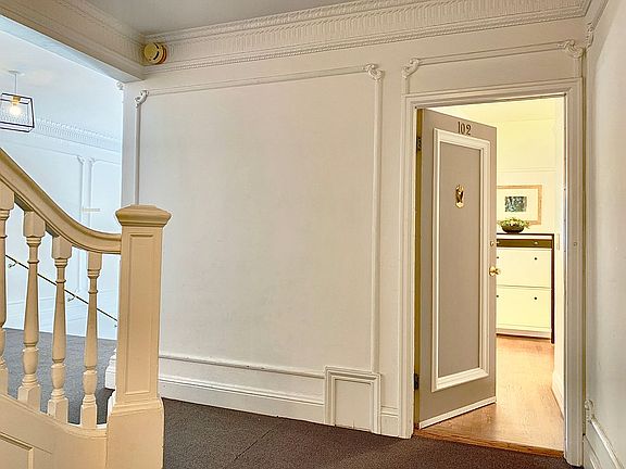 2nd image of 1905 Laguna St APT 102