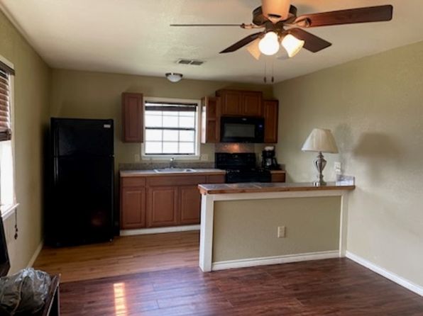398 Dean Dr, Kingsville, TX 78363
