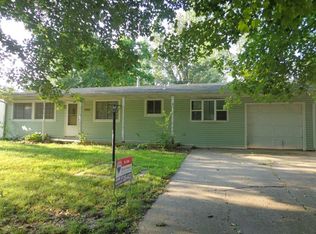 1905 E Lexington Dr, Terre Haute, IN 47802