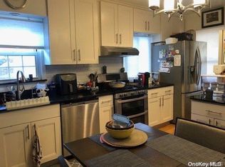 22 Haddon Rd, New Hyde Park, NY 11040