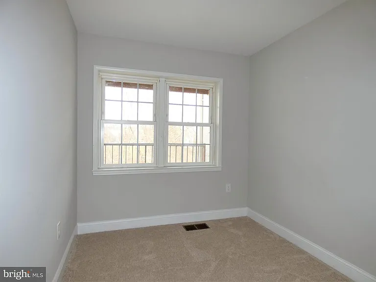4128 Hamlin Ct — Photo 44