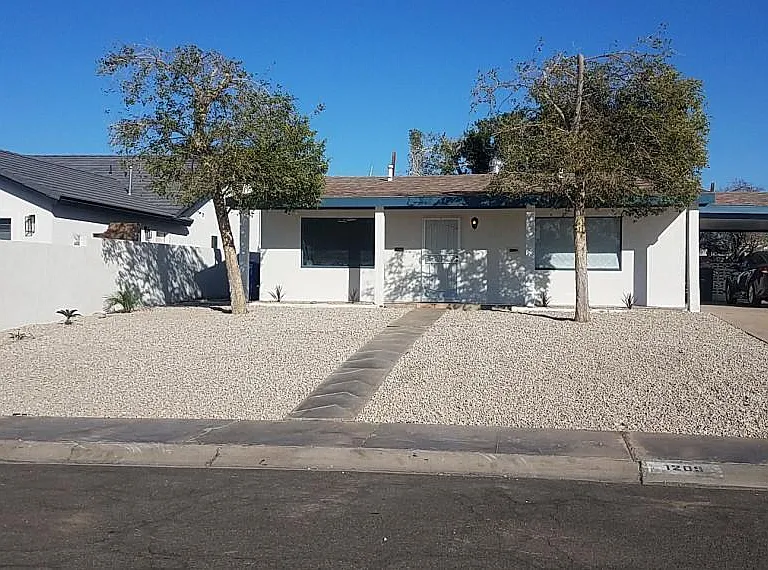 1205 S 11th Ave #A — Photo 1