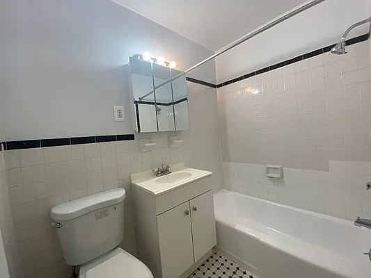 Rented by Oxford Property Group | media 7