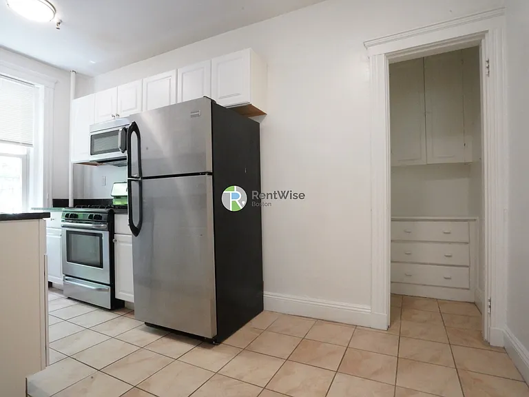 1848 Comm Ave — Photo 6