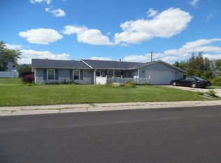 1002 Heritage Ln, Angola, IN 46703