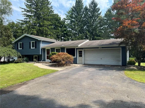 688 Marsh Rd, Pittsford, NY 14534