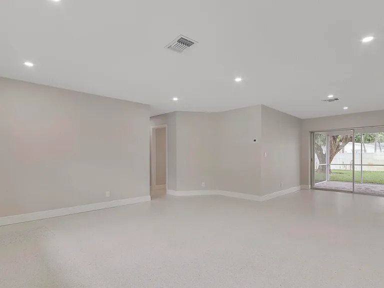 732 Pelican Way — Photo 9