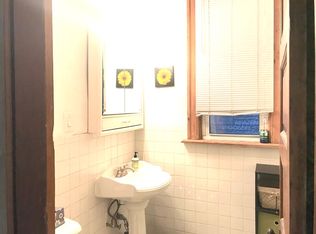 1040 W Roscoe St APT 2, Chicago, IL 60657