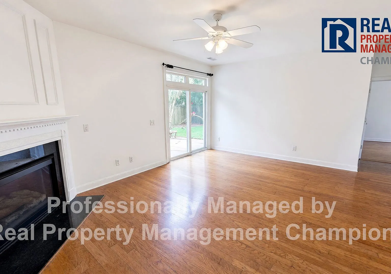 3BD/2BA Split Floorplan Home w/Fireplace and Attached Garage — Photo 3
