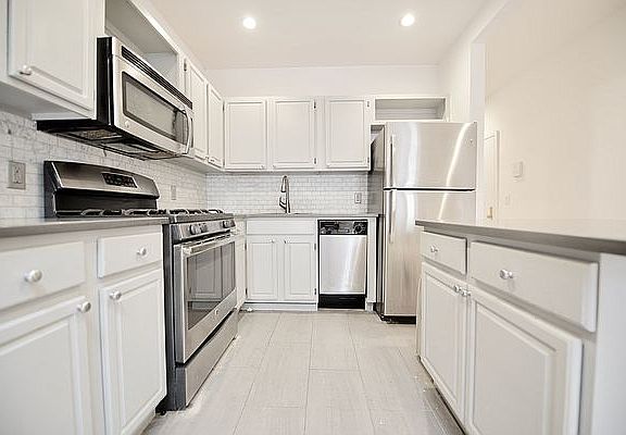 3rd image of 574 Atlantic Ave #4R