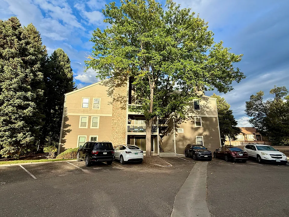 4866 S Dudley St #3-5