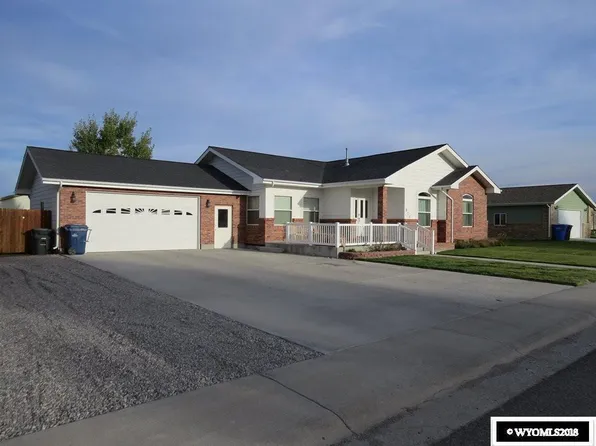 805 Butte Dr, Riverton, WY 82501