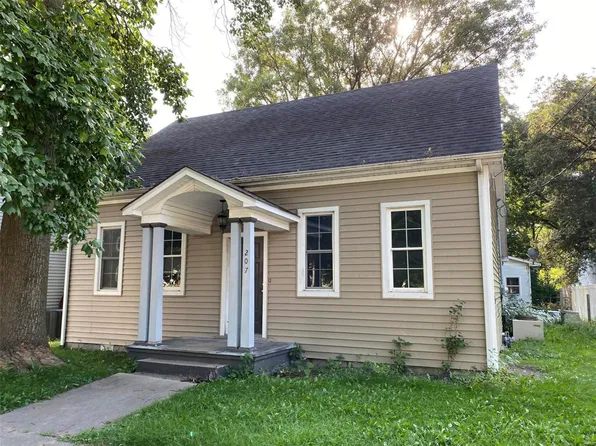 207 S Railway St, New Baden, IL 62265