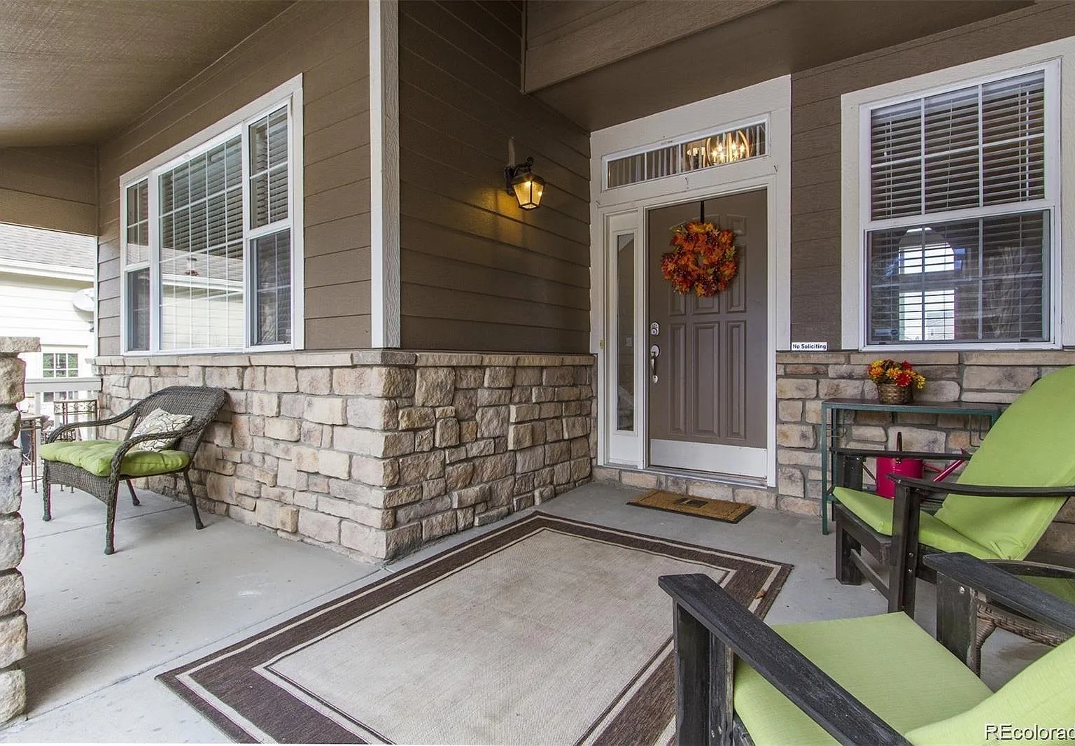 5 bed, 4.5 bath, 4591 sqft, $4,200 — Photo 2