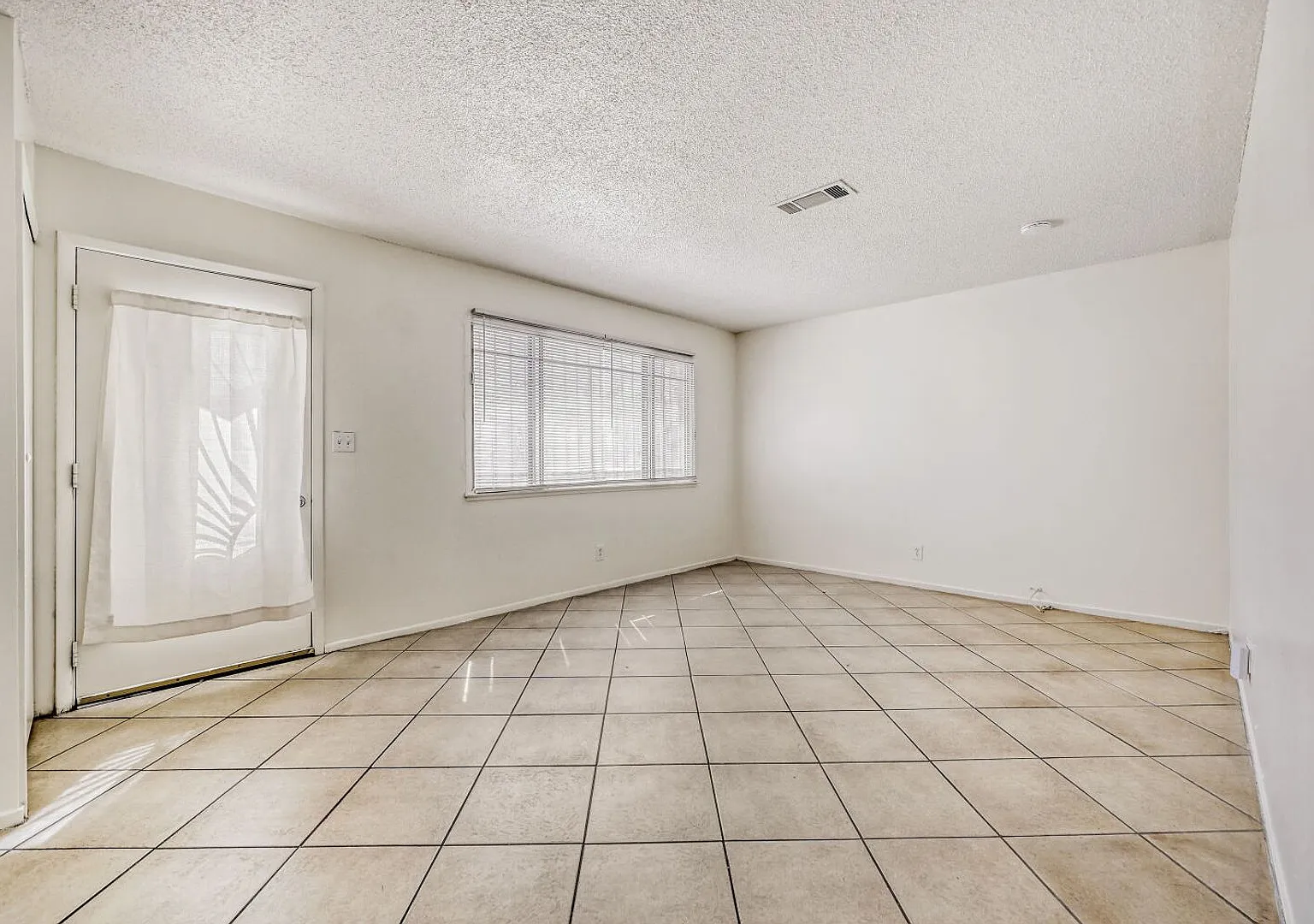Charming 4-Bed Home | NO HOA | Spacious Backyard — Photo 3