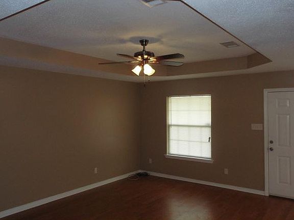 2nd image of 117 Mary Jane Ln