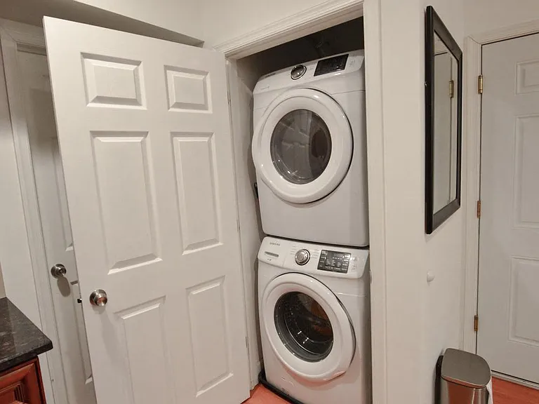 1030 Wood St #3F — Photo 5