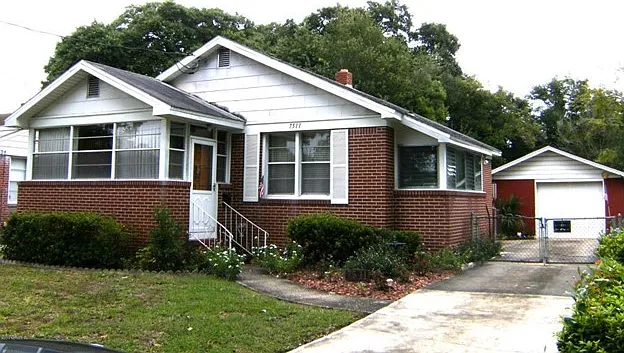 7511 N Shore Dr — Photo 1