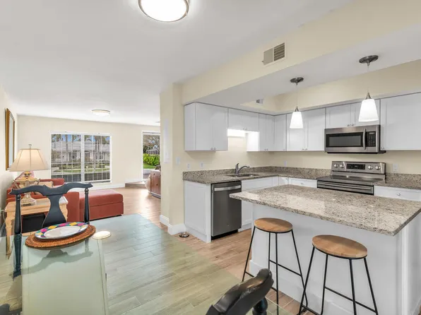 144 Clyburn Way W #144, Marco Island, FL 34145