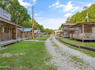 517 Adkins Trl, Winfield, TN 37892