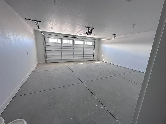 5th image of 453 Black Canyon Dr