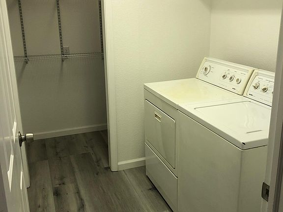 5th image of 2102 27th St #2106