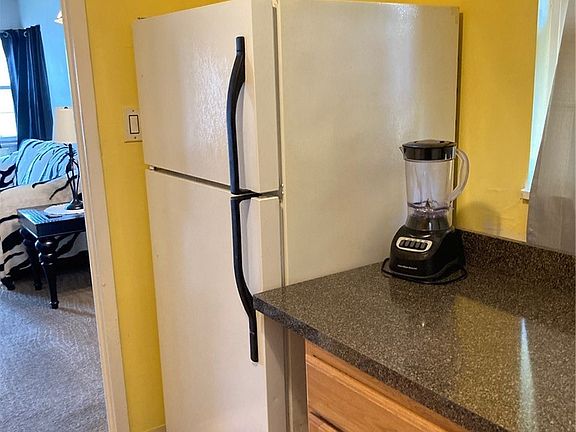 4th image of 235 E 235th St #136