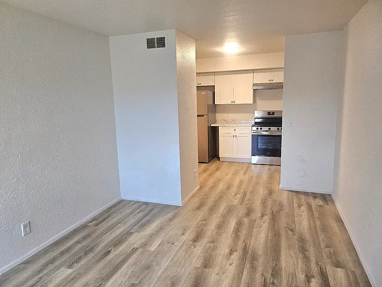 510 E Hatcher Rd #307 — Photo 22