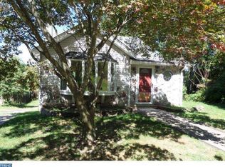 851 Park Ave, Woodbury Heights, NJ 08097