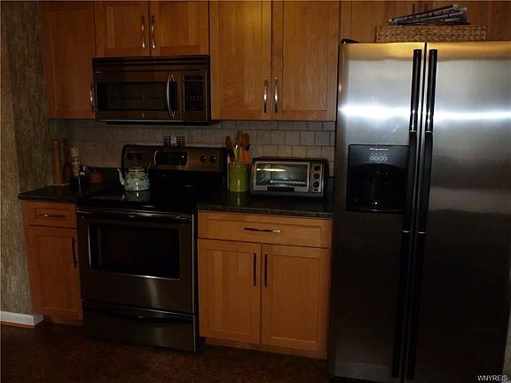 5th image of 125 Brooklane Dr