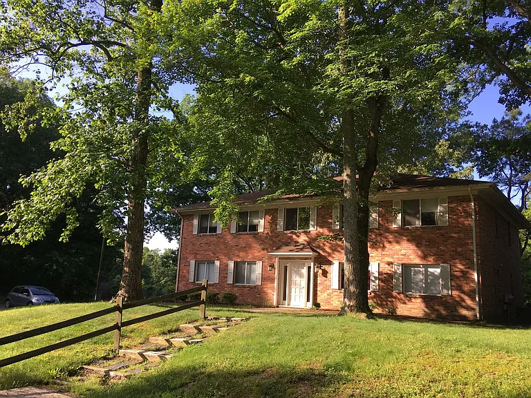 151 Albemarle Dr — Photo 14