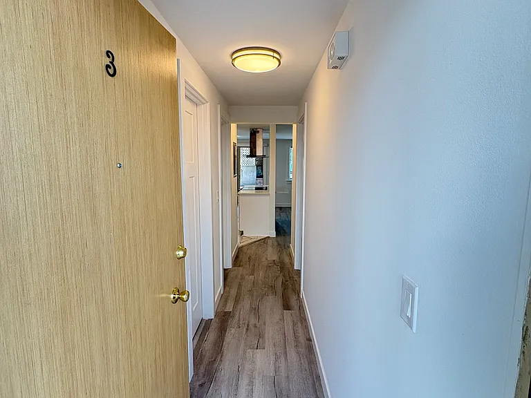 2345 Minor Ave E #3 — Photo 2