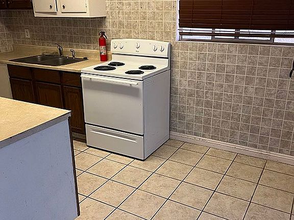 5th image of 1801 Elm Ave