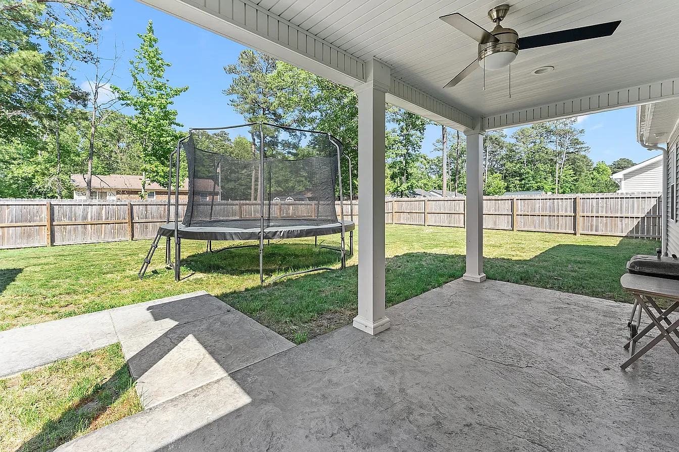 3 bed, 1600 sqft, $2,200 — Photo 4