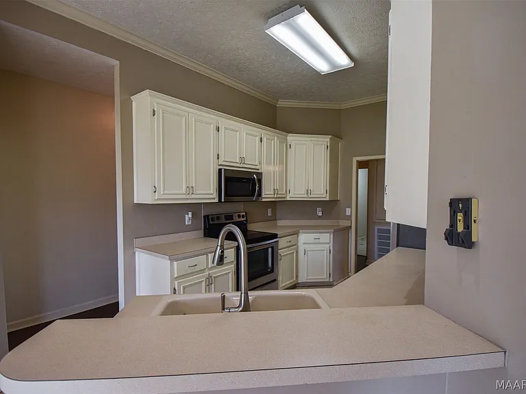 1691 Rambling Brook Ln — Photo 22