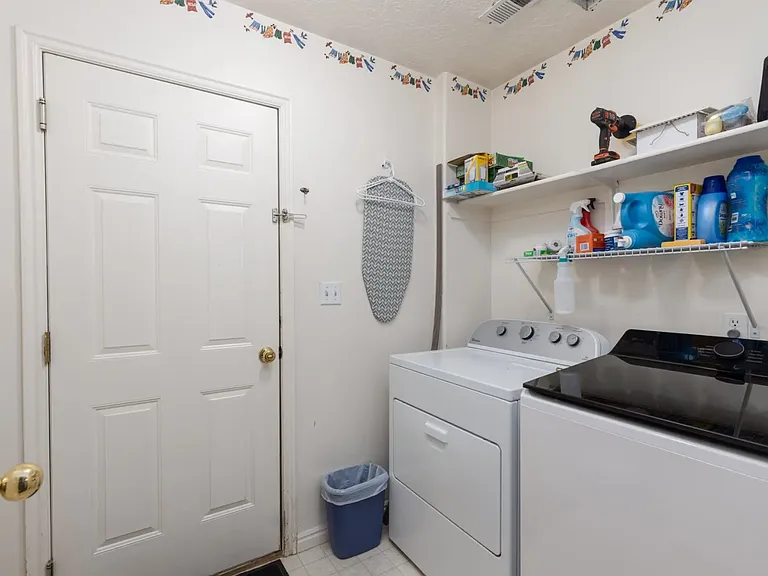 824 E 760 N — Photo 11
