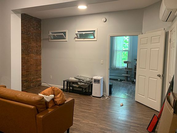 3rd image of 287 Main St #202