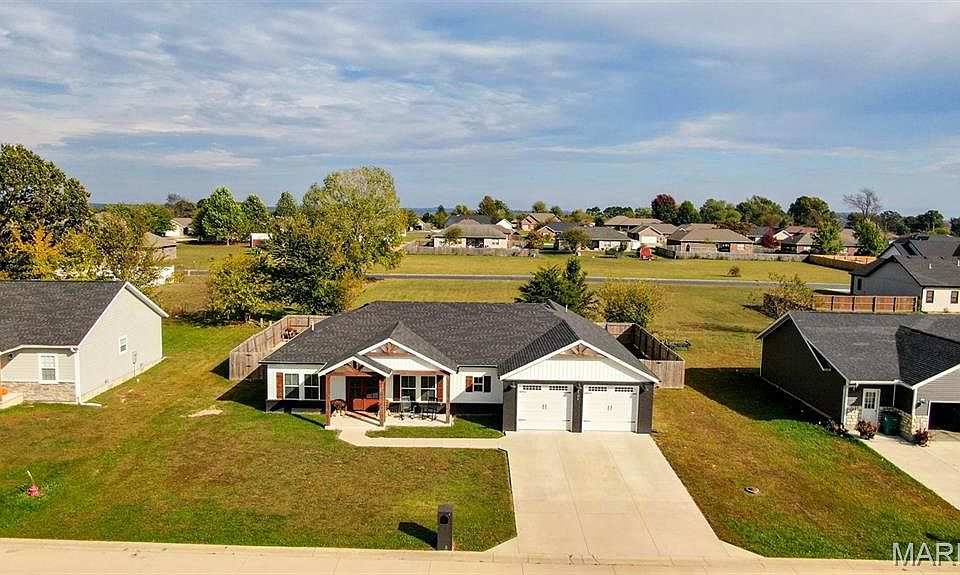 1st image of 2706M Town Dr