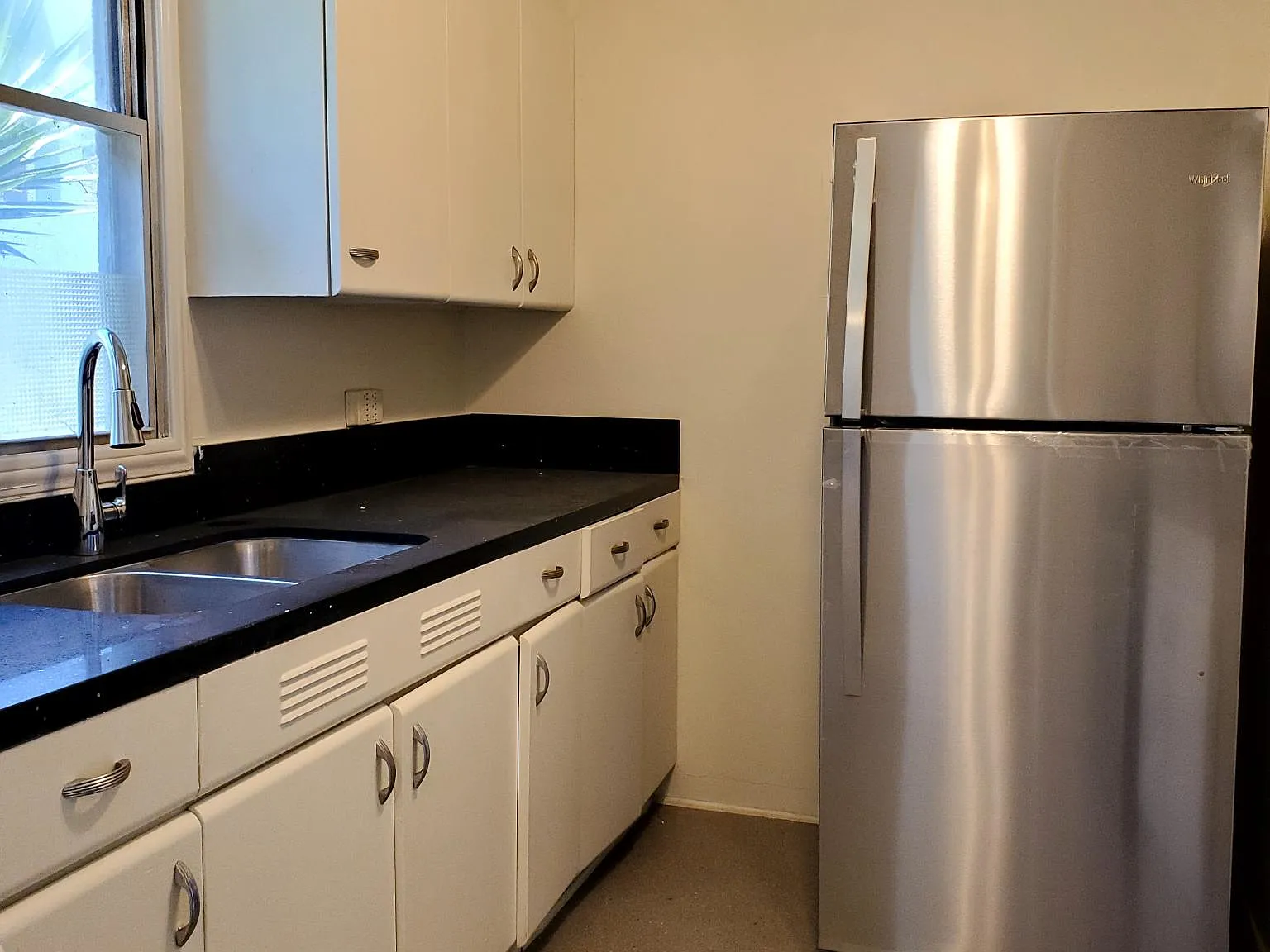 2 bed, 850 sqft, $2,850 — Photo 2
