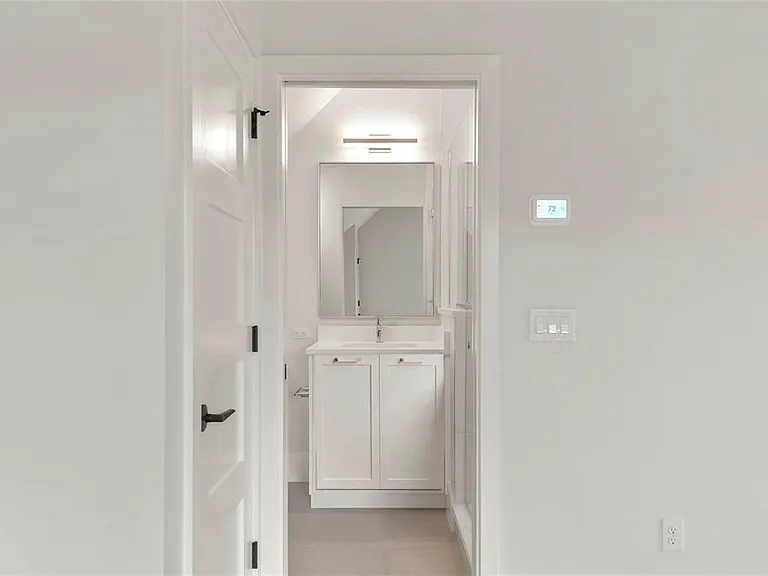 3222 Holliday Ave — Photo 14