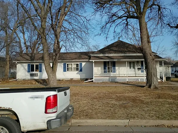 537 S Boston Ave, Hastings, NE 68901