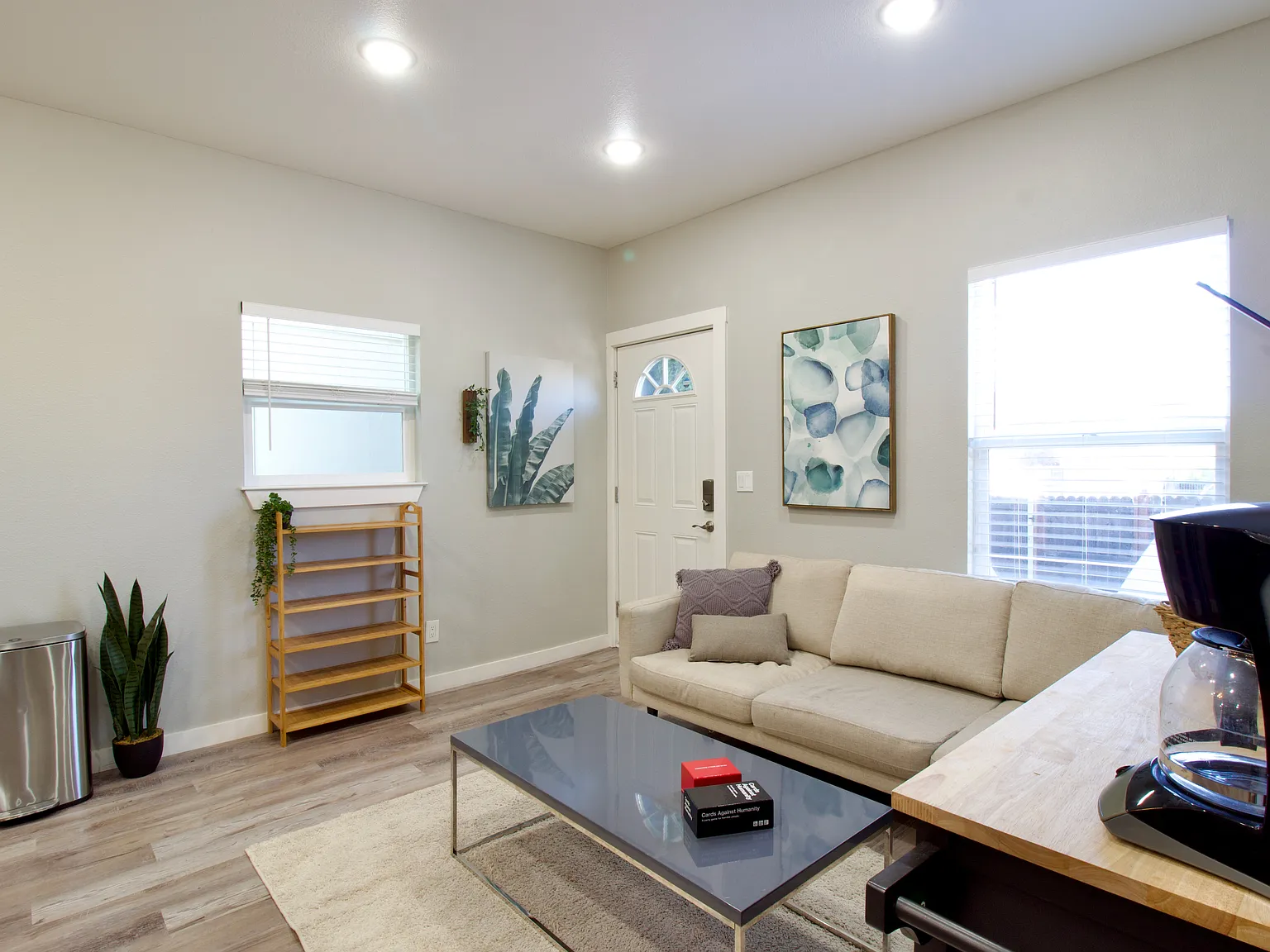 6 bed, 1450 sqft, $1,045 — Photo 1