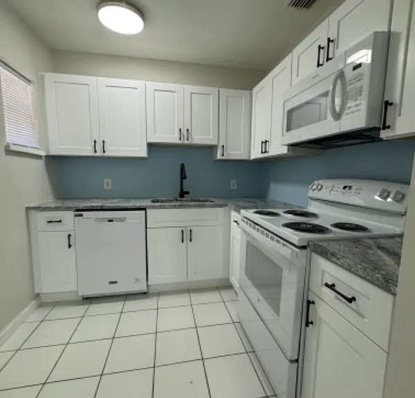 260 20th Ave S #1 — Photo 17